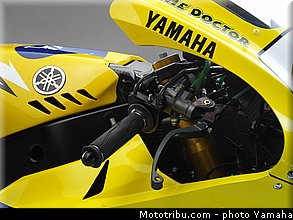yamaha_yzr_m1_2006_08_motogp.jpg