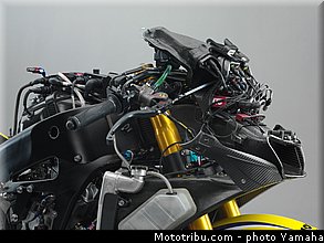 yamaha_yzr_m1_2006_13_motogp.jpg
