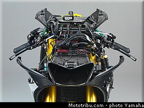 yamaha_yzr_m1_2006_14_motogp.jpg
