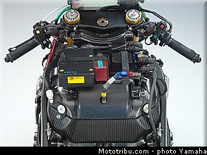 yamaha_yzr_m1_2006_15_motogp.jpg