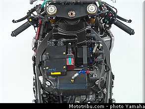 yamaha_yzr_m1_2006_16_motogp.jpg