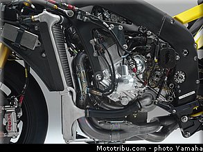 yamaha_yzr_m1_2006_17_motogp.jpg