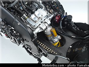 yamaha_yzr_m1_2006_21_motogp.jpg