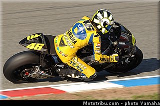 yamaha_yzr_m1_2006_23_motogp.jpg