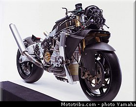 yamaha_yzr_m1_2006_31_motogp.jpg
