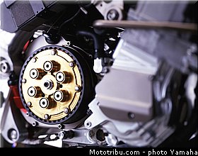 yamaha_yzr_m1_2006_37_motogp.jpg