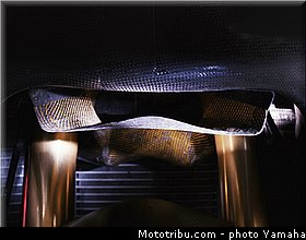 yamaha_yzr_m1_2006_39_motogp.jpg