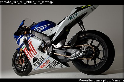 yamaha_yzr_m1_2007_12_motogp.jpg