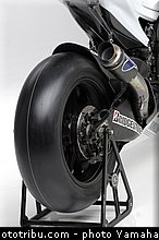 yamaha_yzr_m1_2008_07_motogp.jpg