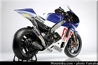 yamaha_yzr_m1_2009_15_motogp.jpg