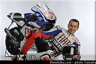 yamaha_yzr_m1_2010_1_motogp.jpg