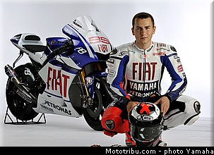 yamaha_yzr_m1_2010_2_motogp.jpg