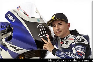 yamaha_yzr_m1_2011_03_motogp.jpg