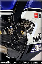yamaha_yzr_m1_2012_34_motogp.jpg
