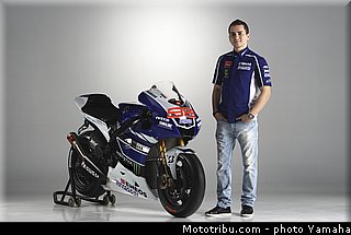 yamaha_yzr_m1_2013_01_motogp.jpg