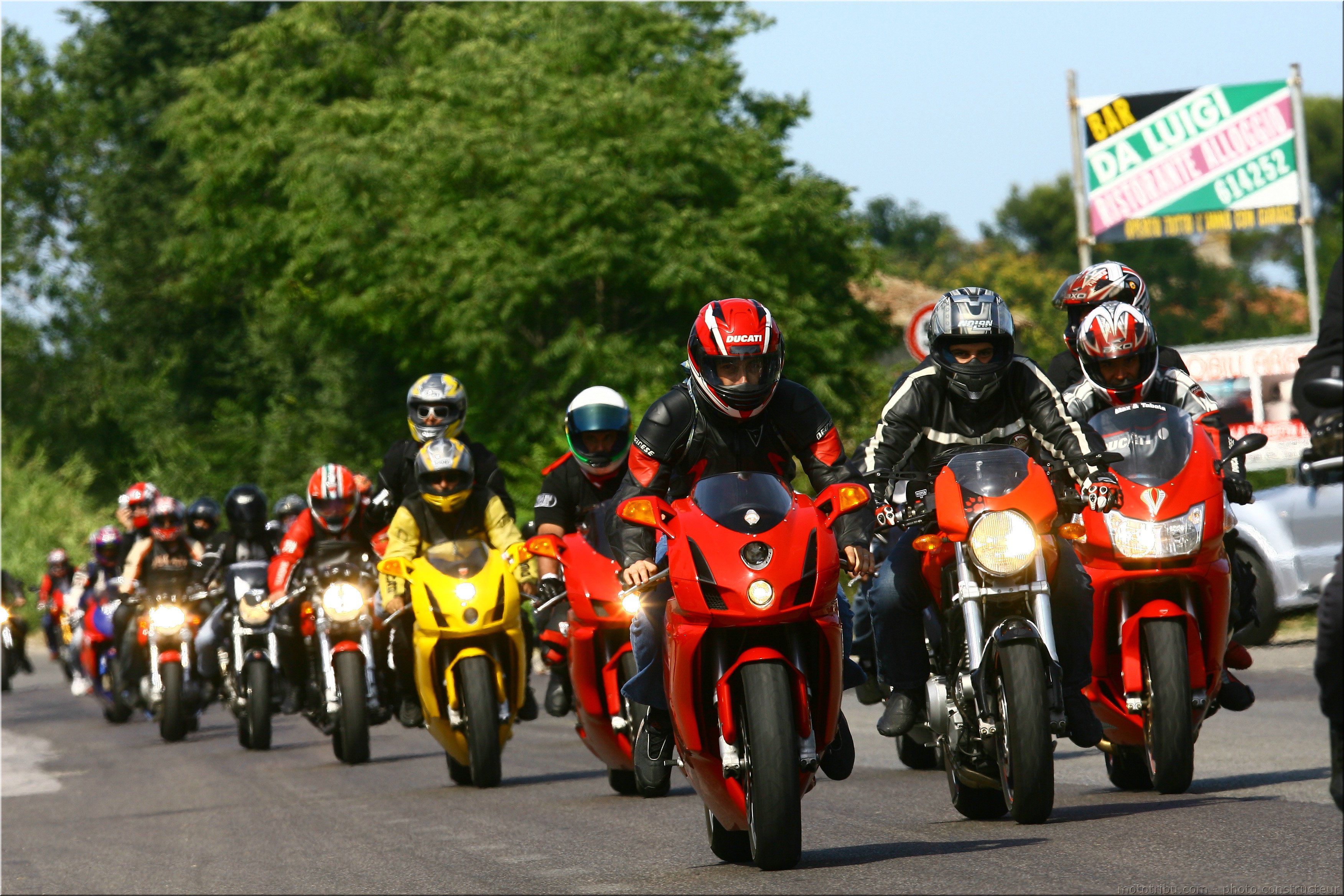 MOTO 