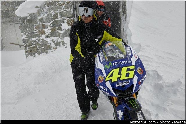 motogp_2016_presentation_yamaha_pointe_hellbronner_004