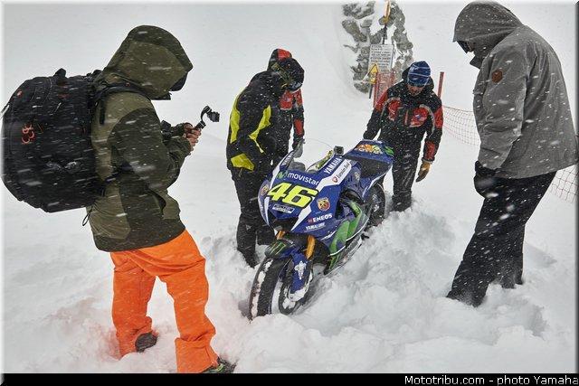 motogp_2016_presentation_yamaha_pointe_hellbronner_005