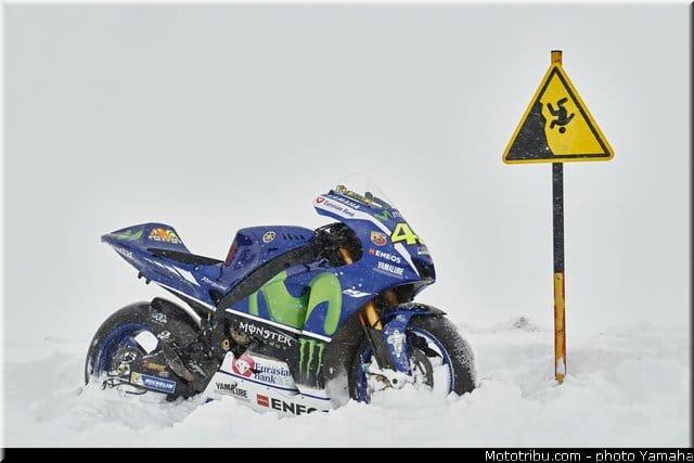 motogp_2016_presentation_yamaha_pointe_hellbronner_006