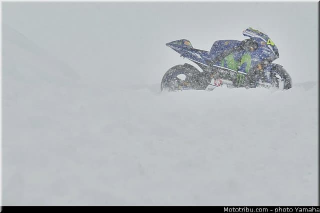 motogp_2016_presentation_yamaha_pointe_hellbronner_008